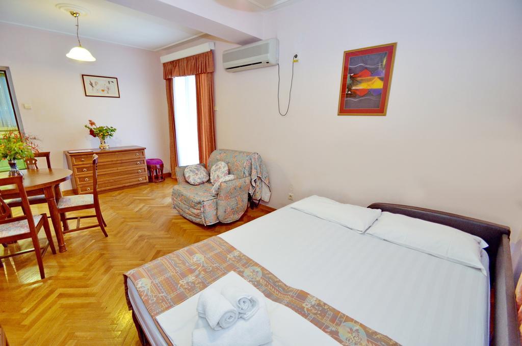 Villa Velzon Guesthouse Budva Oda fotoğraf