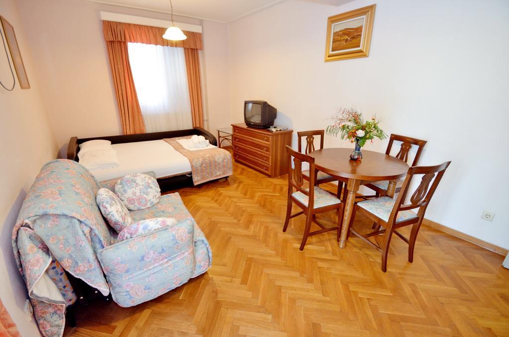 Villa Velzon Guesthouse Budva Dış mekan fotoğraf