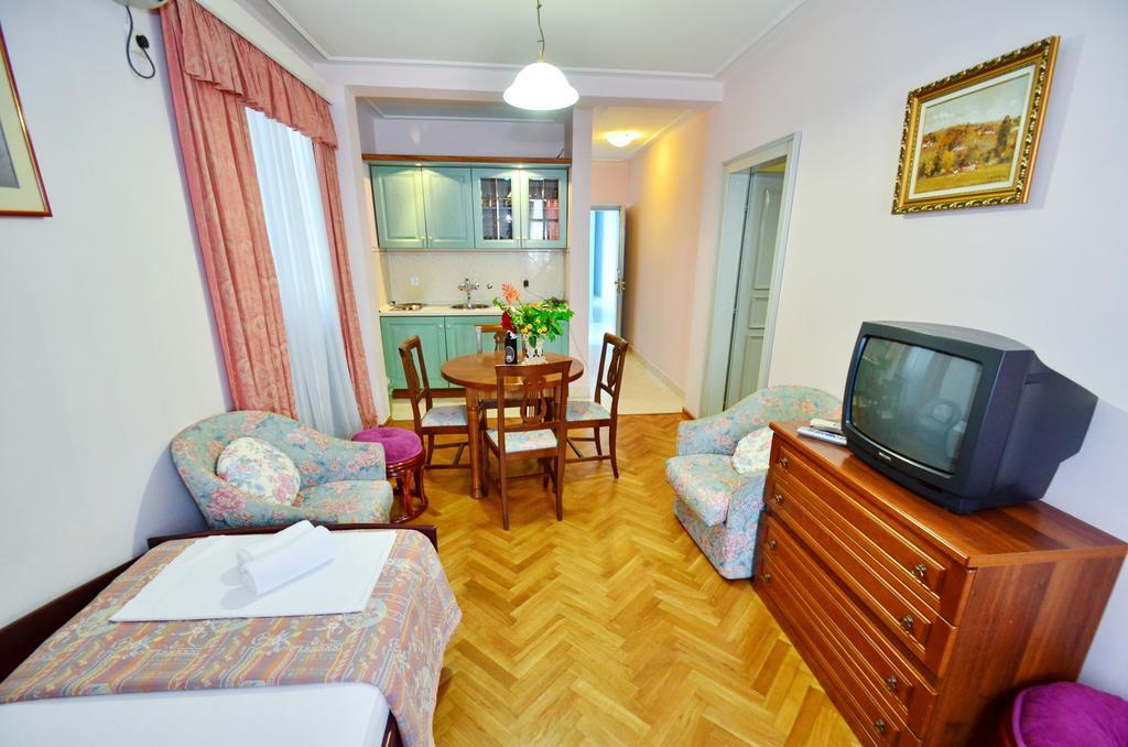 Villa Velzon Guesthouse Budva Dış mekan fotoğraf