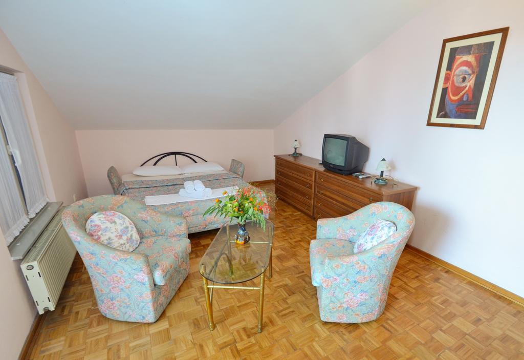 Villa Velzon Guesthouse Budva Dış mekan fotoğraf