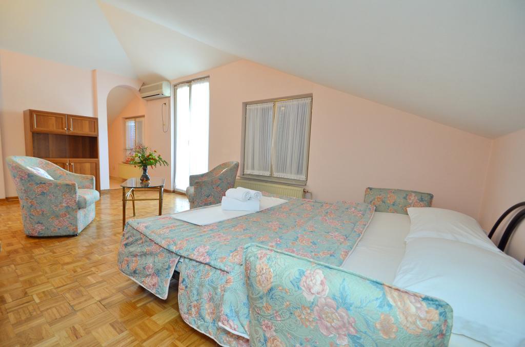 Villa Velzon Guesthouse Budva Dış mekan fotoğraf